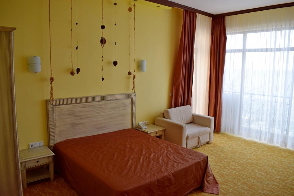 Brigantina Beach Hotel Golden Sands Exterior photo